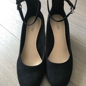 Almost New Abound Mary Janes Heeled Size 6.5